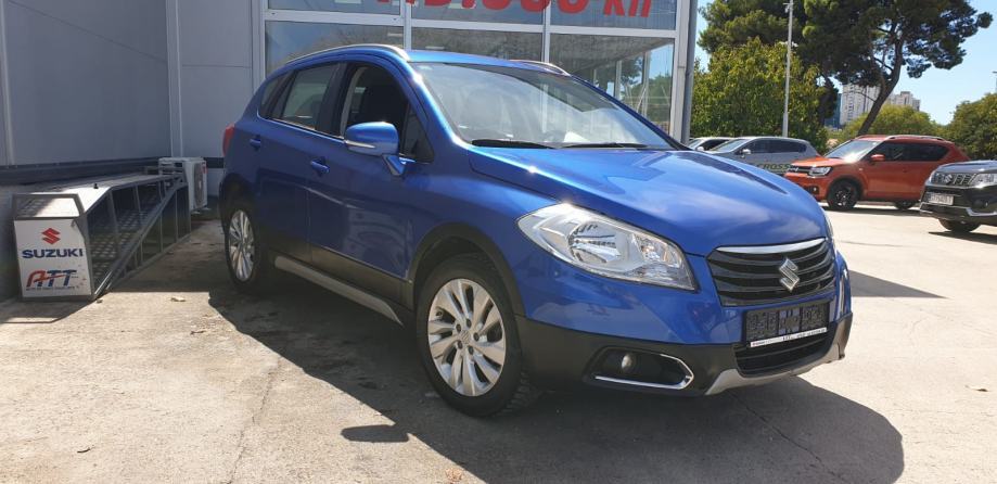 Suzuki SX4 S-Cross 1,6, fotografija 5