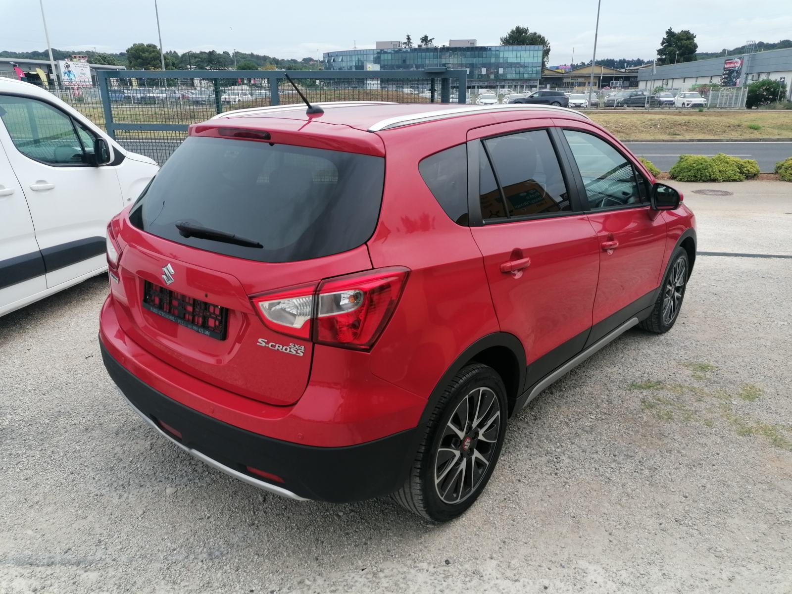 Suzuki SX4 S-Cross 1,6 DDIS REG.07/27, fotografija 5