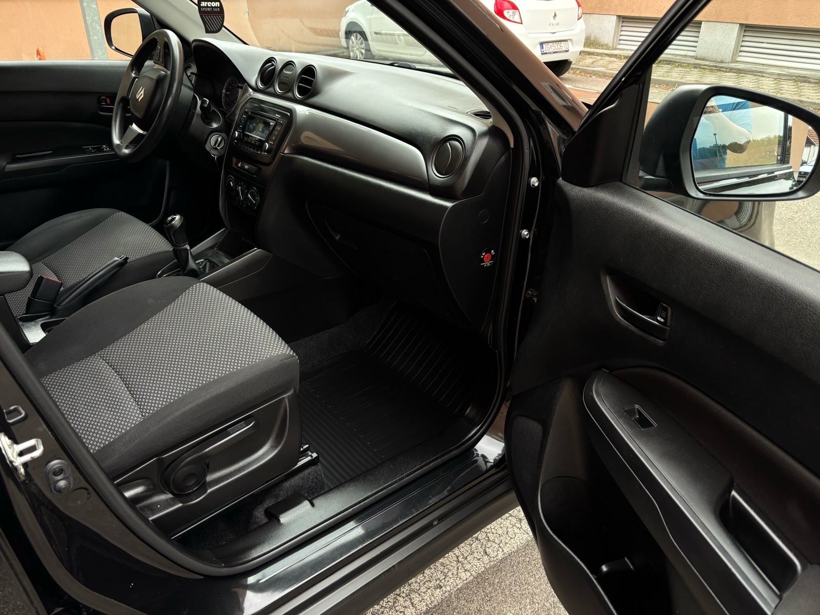 Suzuki Vitara 1,0 Gl Hr auto,servisna knjižica, fotografija 10