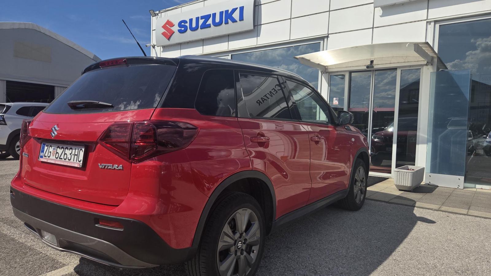 Suzuki Vitara 1,0 GL+ PREMIUM, fotografija 4