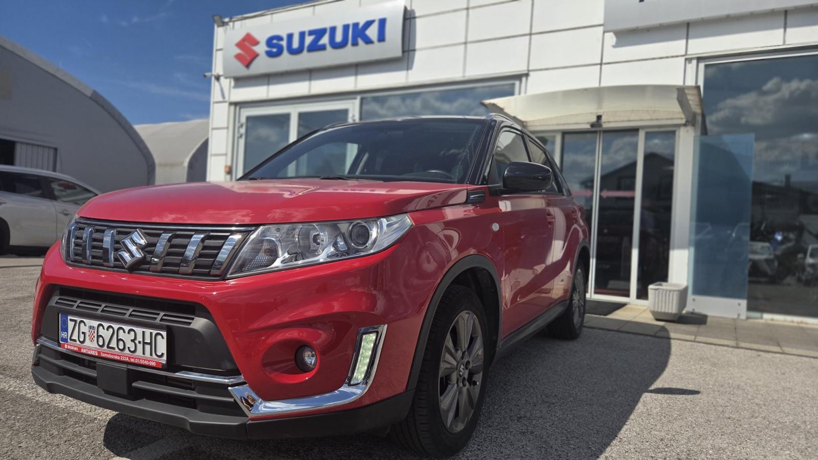 Suzuki Vitara 1,0 GL+ PREMIUM, fotografija 2