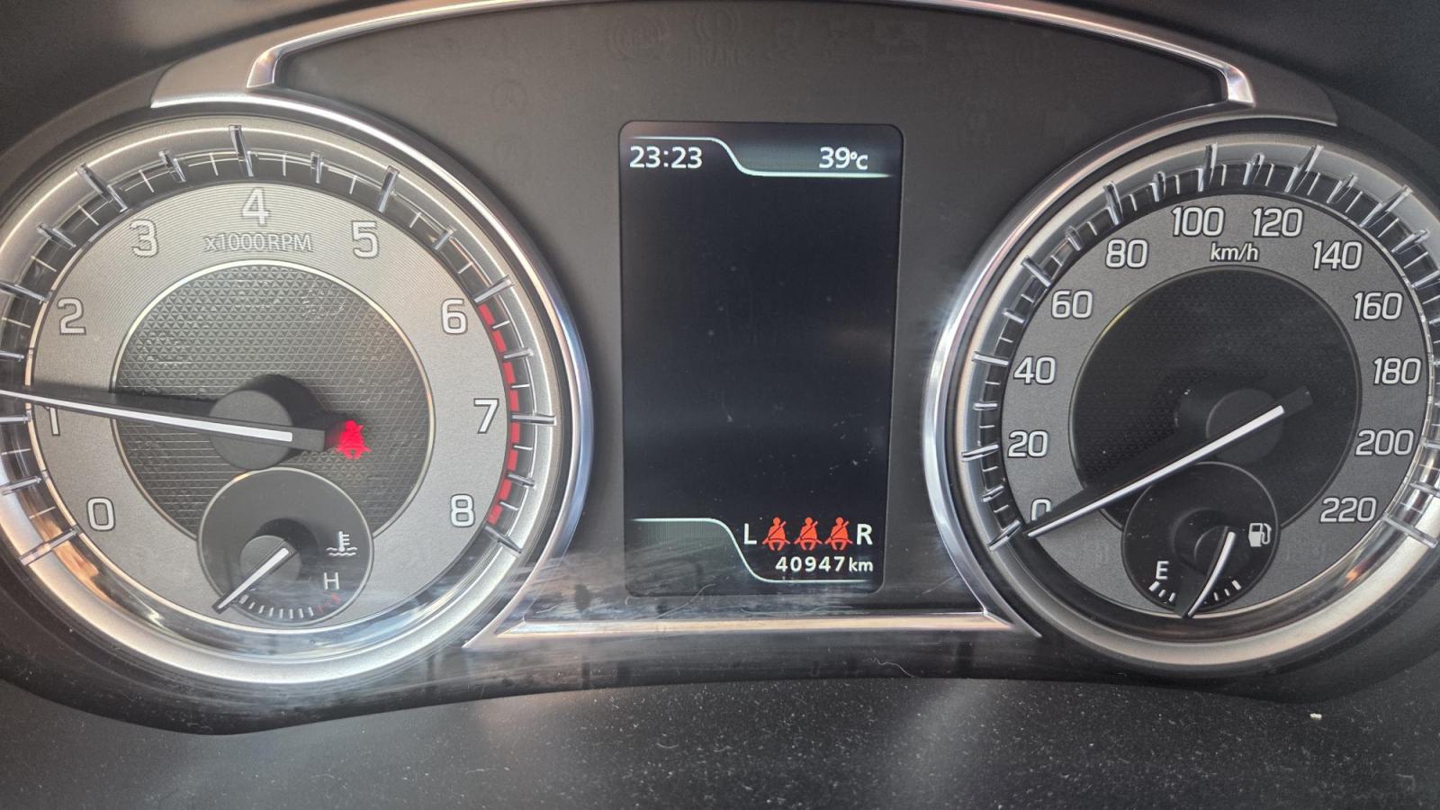 Suzuki Vitara 1,0 GL+ PREMIUM, fotografija 7