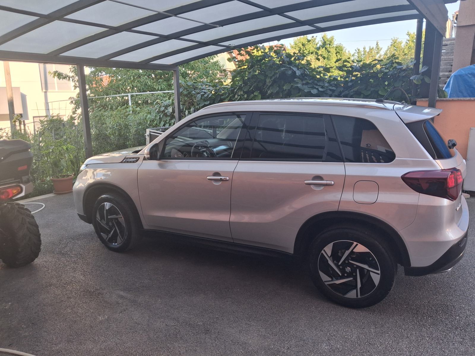 Suzuki Vitara 1,4 ELEGANC 4WD HYBRID, fotografija 2