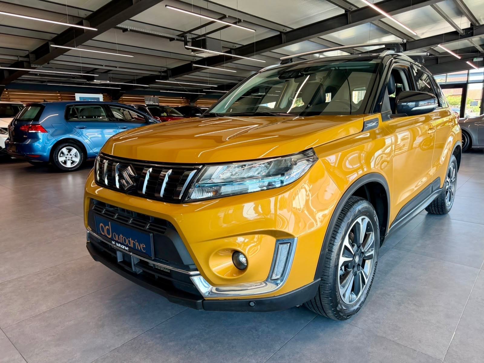 Suzuki Vitara 1,4 4WD HYBRID • NAVI • SERVISNA • KAMERA • LEASING, fotografija 2