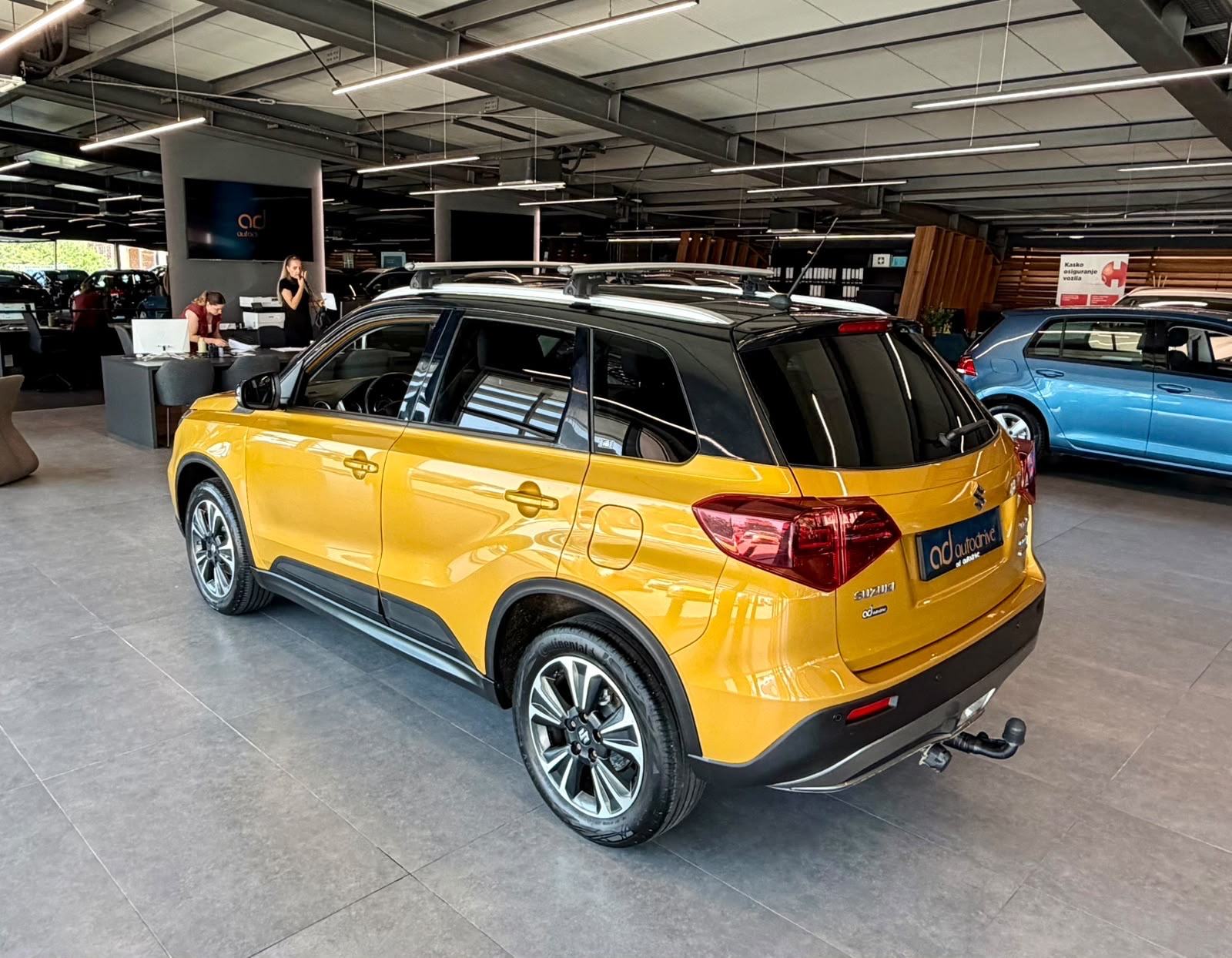 Suzuki Vitara 1,4 4WD HYBRID • NAVI • SERVISNA • KAMERA • LEASING, fotografija 5