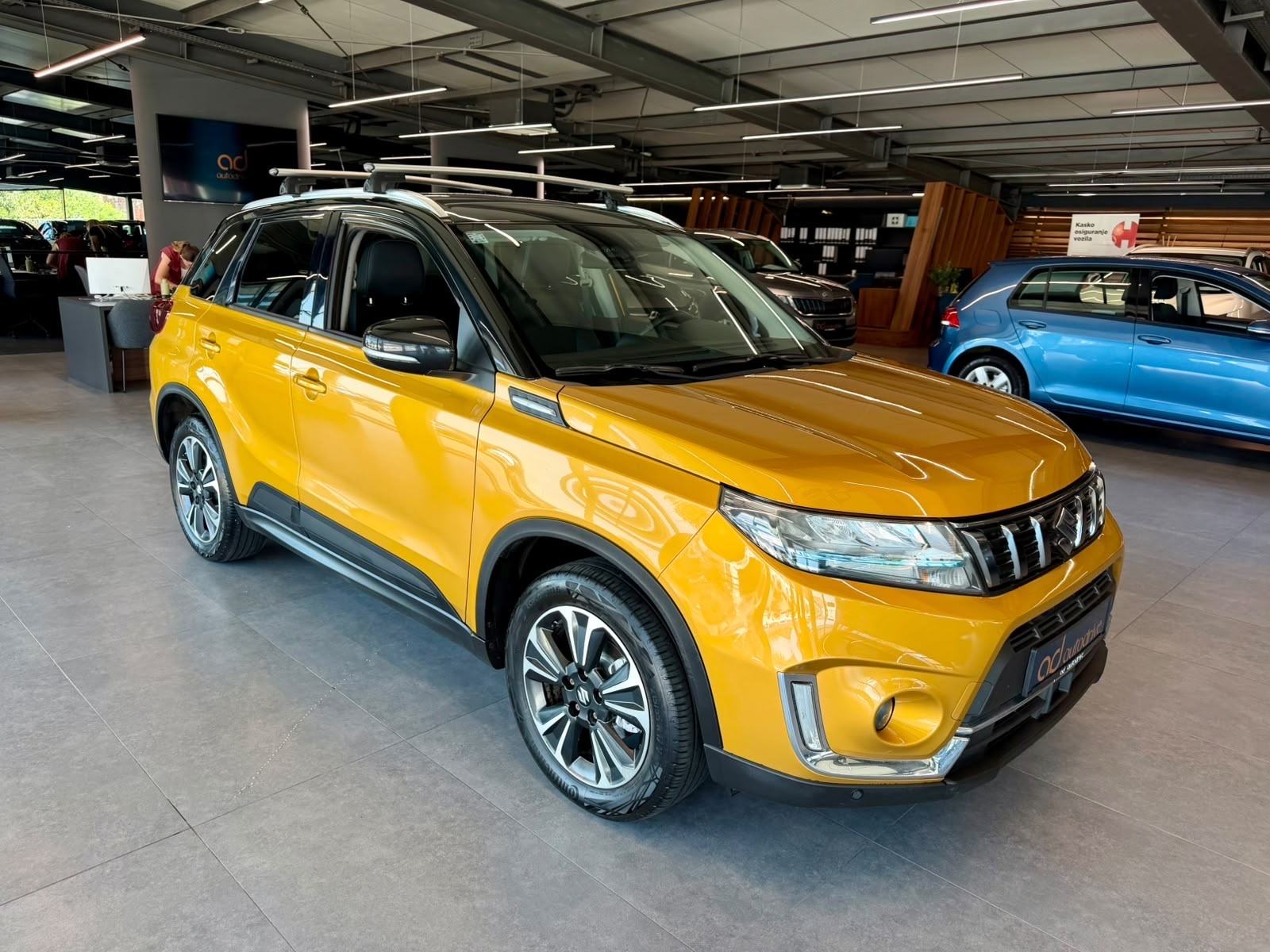 Suzuki Vitara 1,4 4WD HYBRID • NAVI • SERVISNA • KAMERA • LEASING, fotografija 8