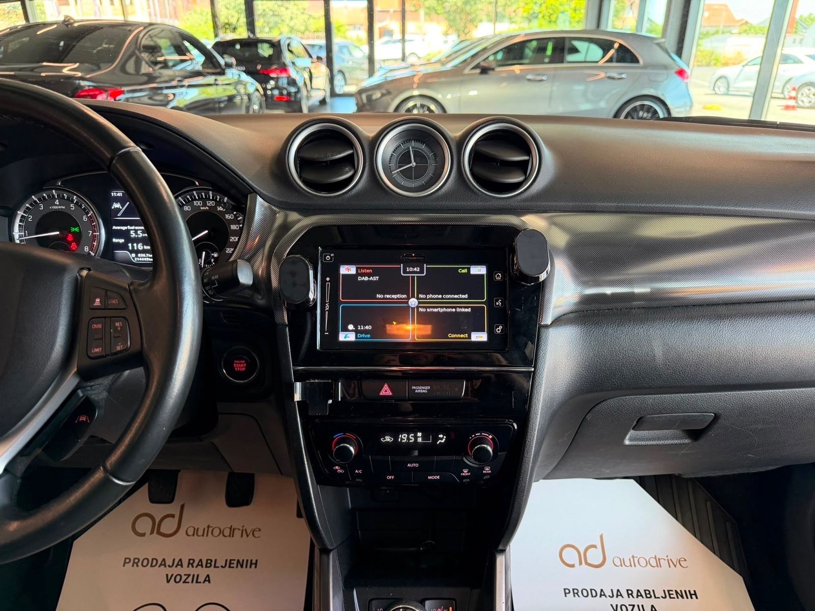 Suzuki Vitara 1,4 4WD HYBRID • NAVI • SERVISNA • KAMERA • LEASING, fotografija 18
