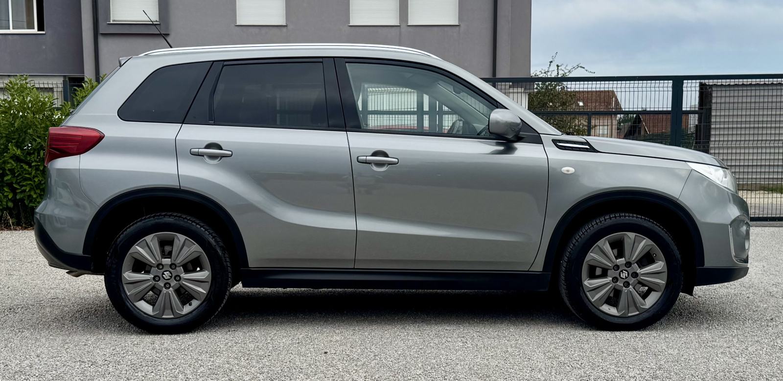 Suzuki Vitara 1,4 = 55 000 km = Kupljen nov u HR, fotografija 5