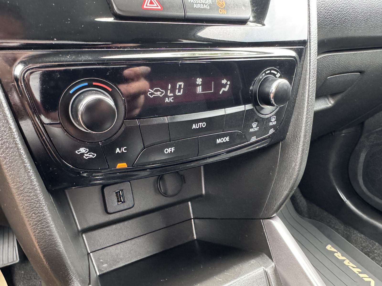 Suzuki Vitara 1,4 = 55 000 km = Kupljen nov u HR, fotografija 7