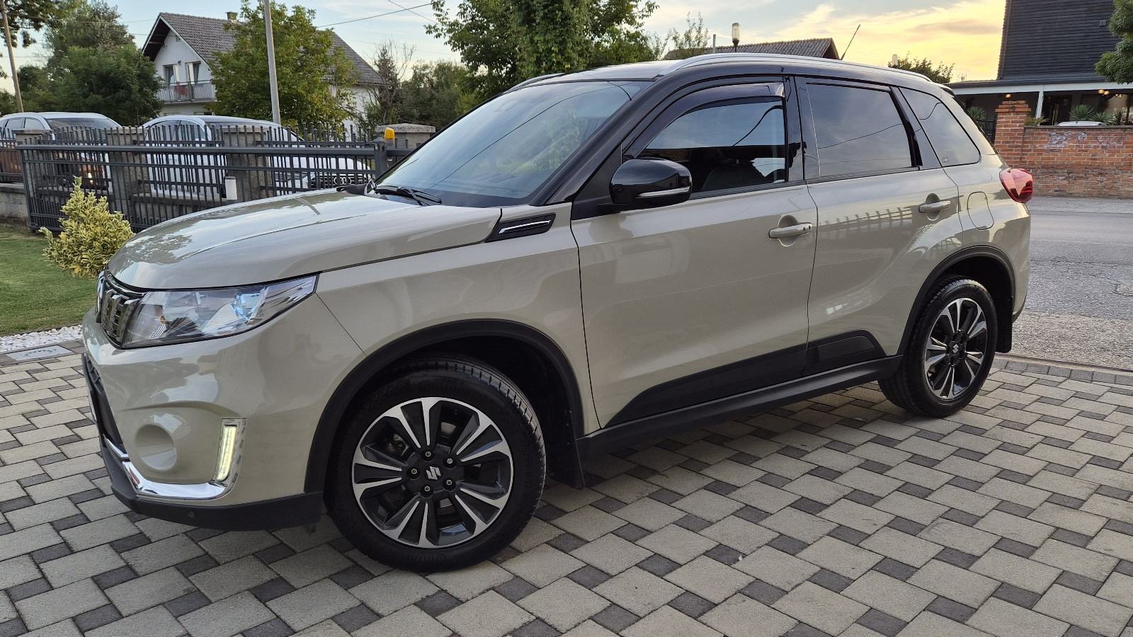 Suzuki Vitara 1,4 benz. ALLGRIP - GLX+ - 1.VLASNIK -, fotografija 4