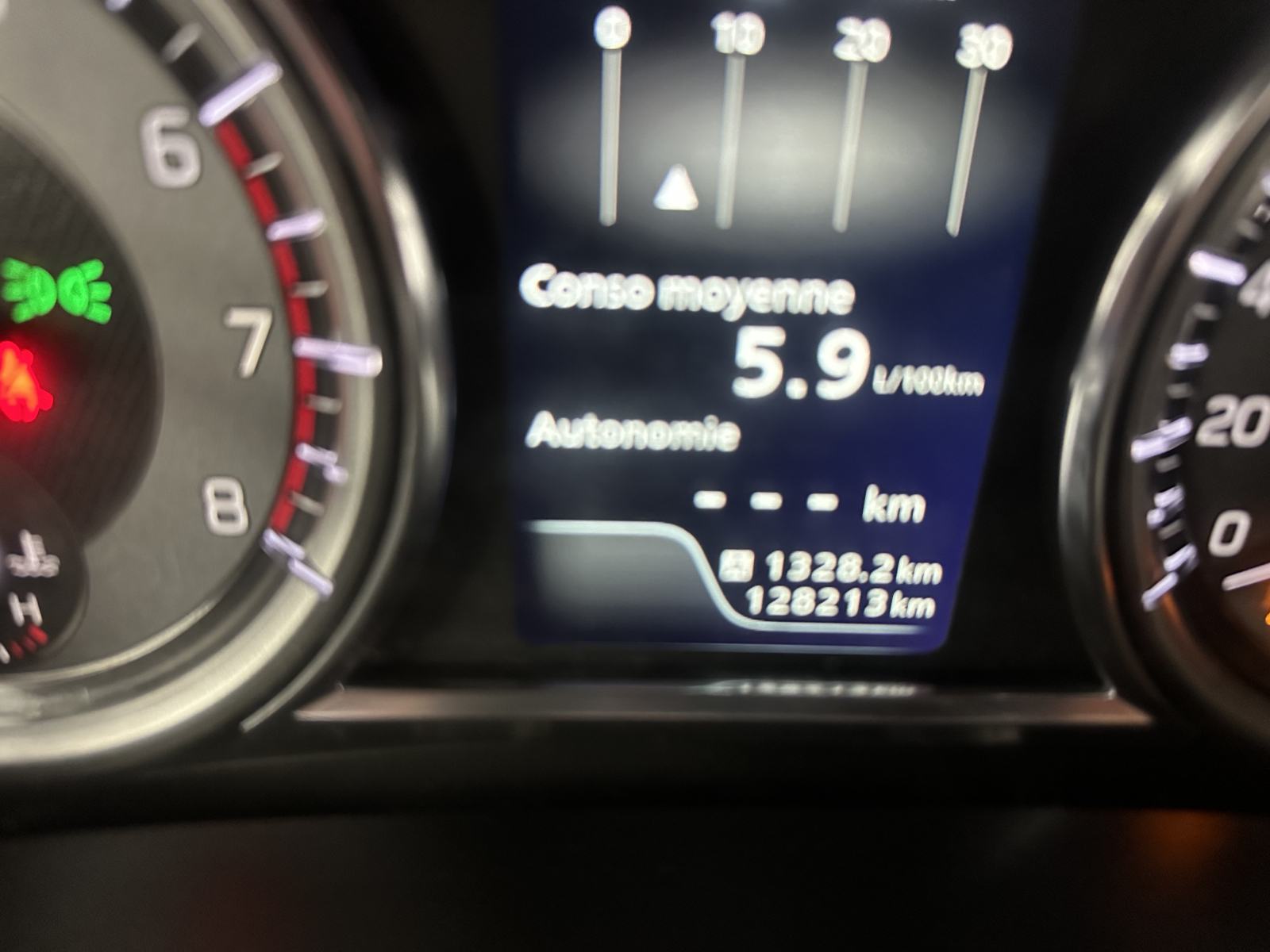 Suzuki Vitara 1.4 BOOSTERJET S 103KW.NAVI.GRE.SEDEŽEV.128.000 KM, fotografija 6
