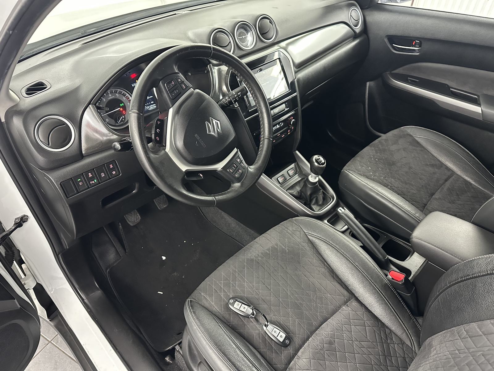 Suzuki Vitara 1.4 BOOSTERJET S 103KW.NAVI.GRE.SEDEŽEV.128.000 KM, fotografija 17