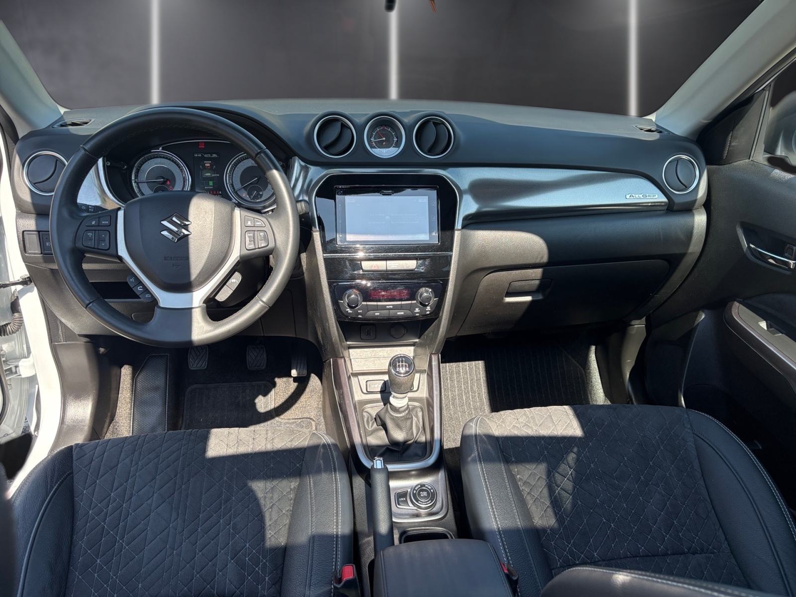 Suzuki Vitara 1.4 Boosterjet 4x4 LED NAVI KROV PROZ KAMERA, fotografija 12
