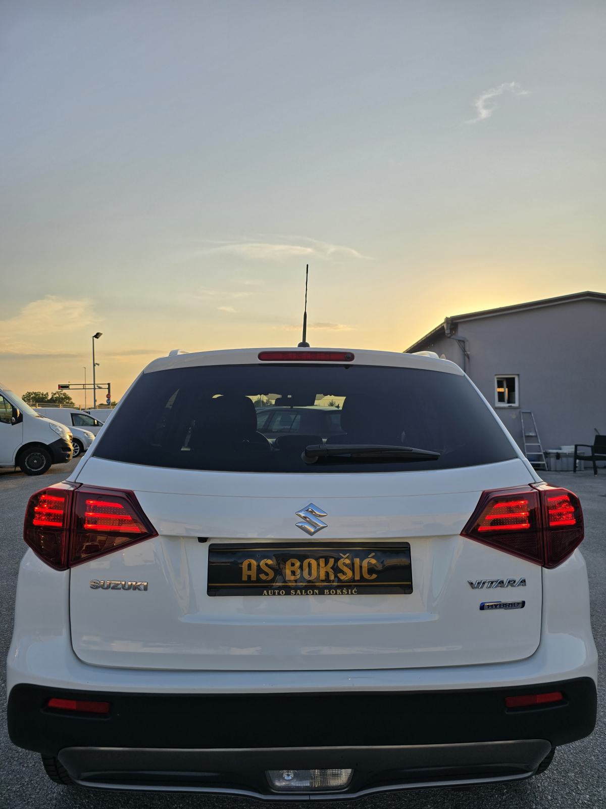SUZUKI VITARA 1.4 GL HYBRID *99 000 KM *HR AUTO* 2022 * Prvi vlasnik *, fotografija 5