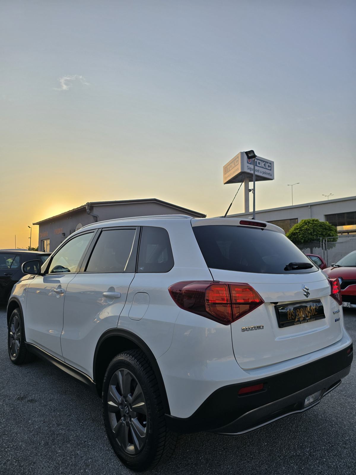 SUZUKI VITARA 1.4 GL HYBRID *99 000 KM *HR AUTO* 2022 * Prvi vlasnik *, fotografija 4