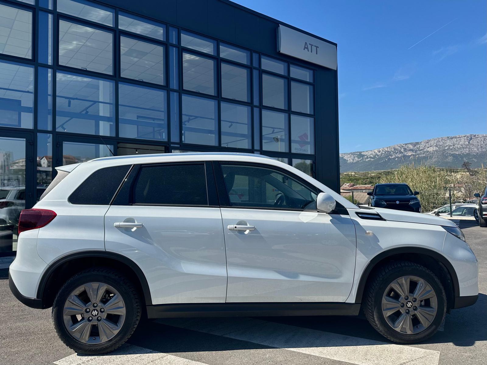 Suzuki Vitara 1,4 GL+ HYBRID reg. do 04/2027, fotografija 7