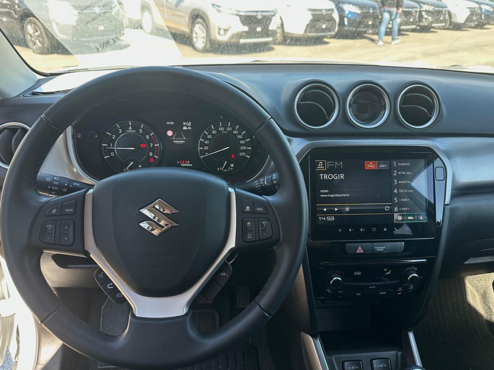 Suzuki Vitara 1,4 GL+ HYBRID reg. do 04/2027, fotografija 10