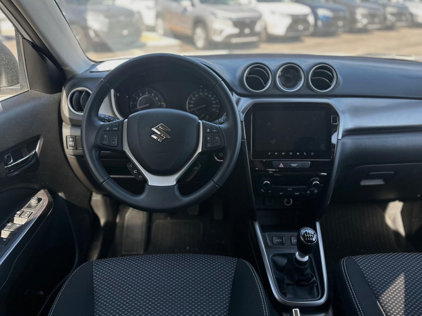 Suzuki Vitara 1,4 GL+ HYBRID reg. do 04/2027, fotografija 9