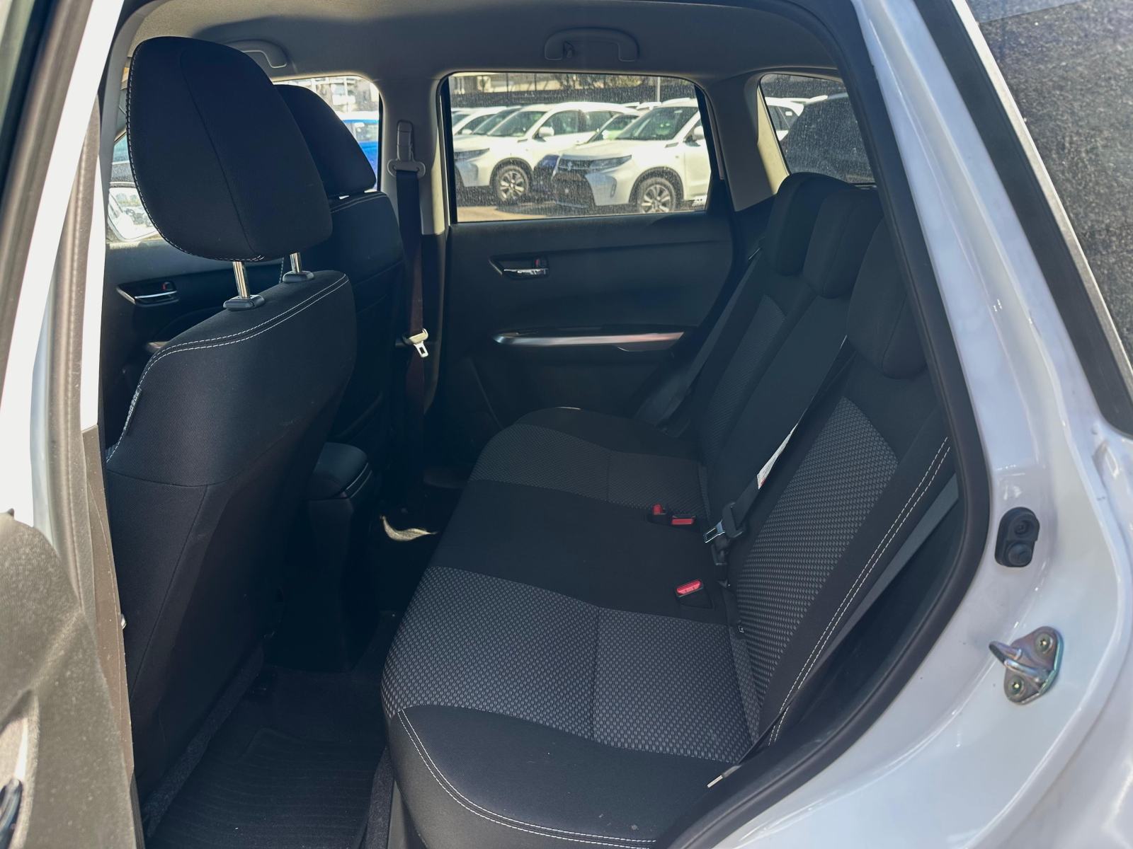Suzuki Vitara 1,4 GL+ HYBRID reg. do 04/2027, fotografija 16