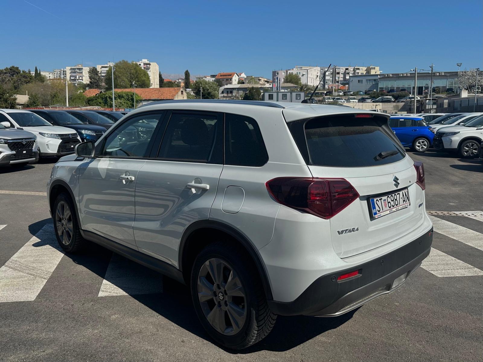 Suzuki Vitara 1,4 GL+ HYBRID reg. do 04/2027, fotografija 5