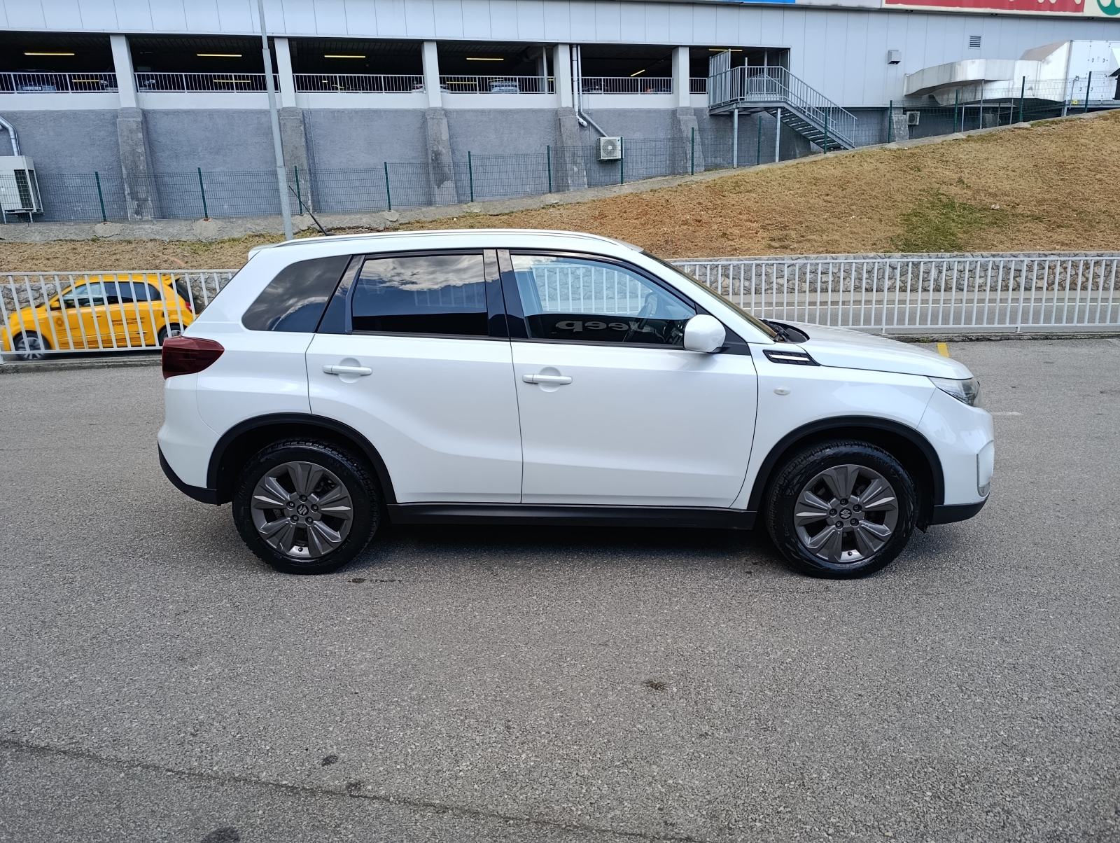Suzuki Vitara 1.4 GL+, LED svjetla, tempomat, automatska klima,jamstvo, fotografija 4