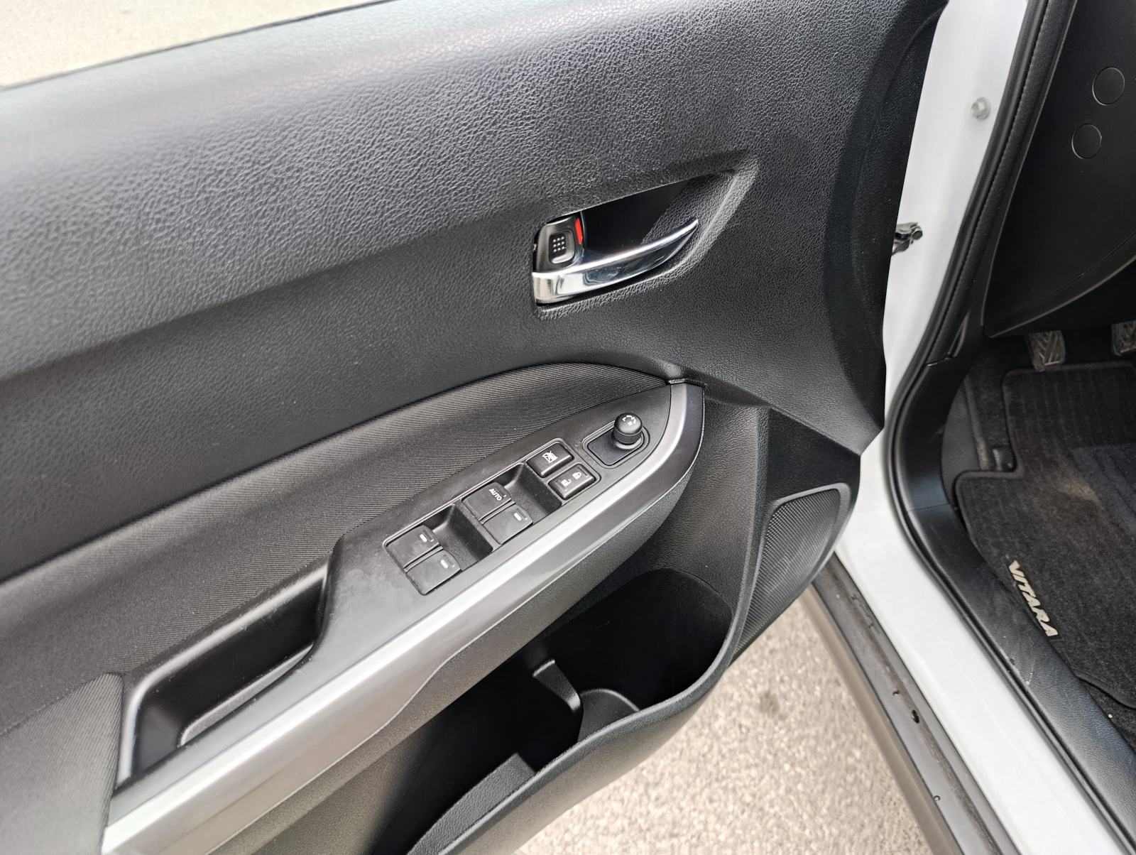 Suzuki Vitara 1.4 GL+, LED svjetla, tempomat, automatska klima,jamstvo, fotografija 17