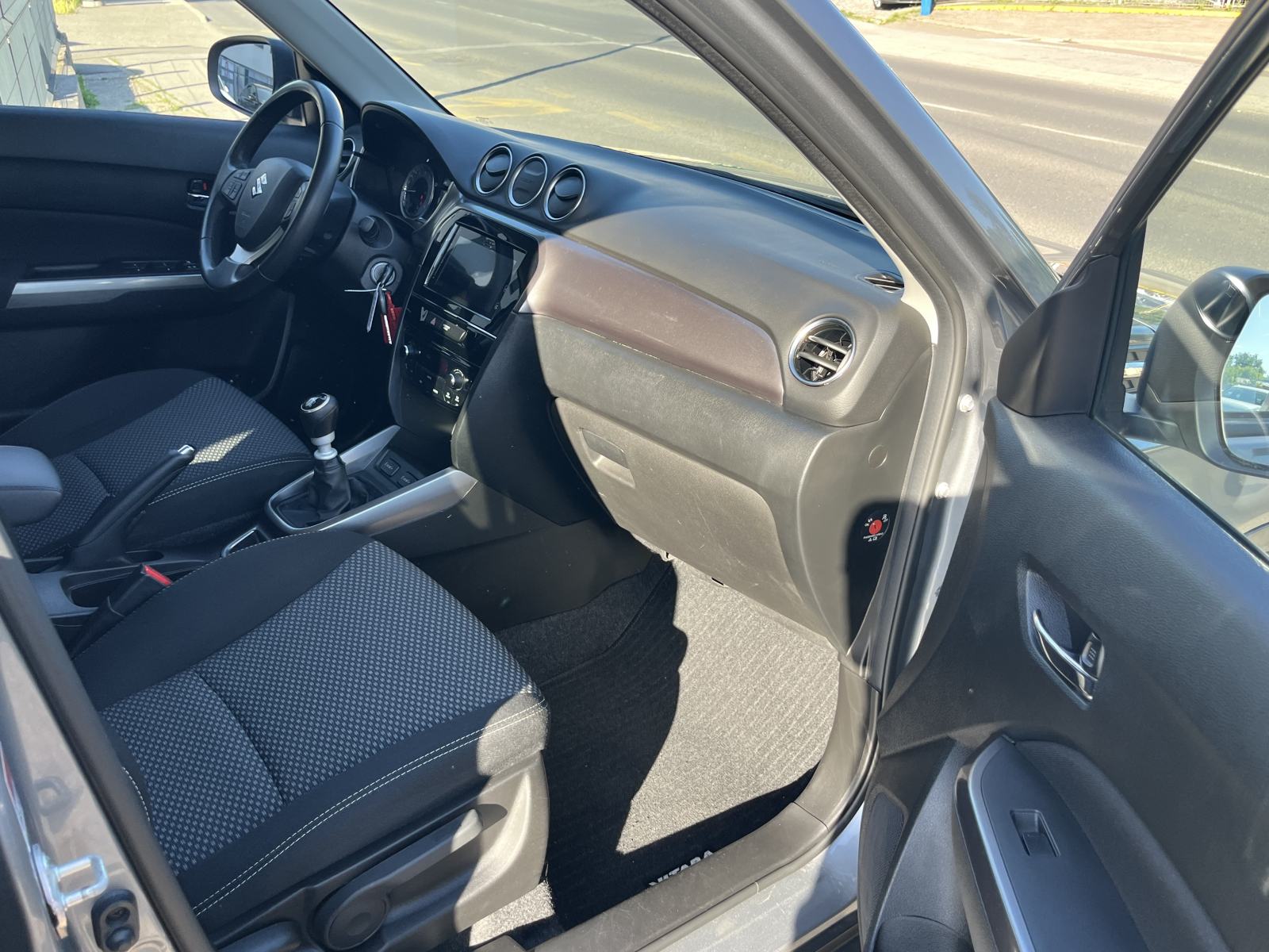 Suzuki Vitara 1,4 Hybrid GL+ LED,KAMERA 1.VL Nije uvoz Jamstvo 1G, fotografija 19