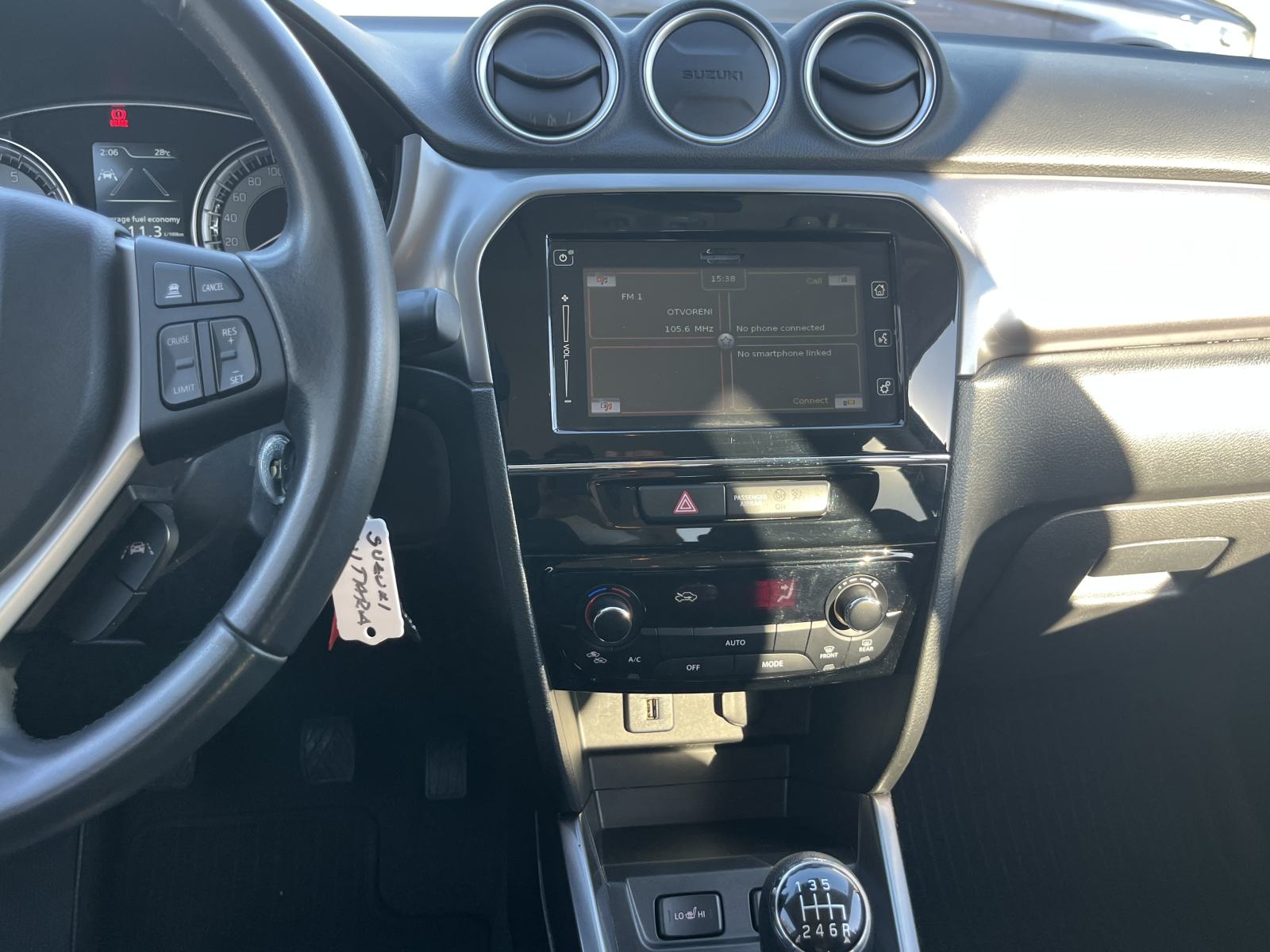 Suzuki Vitara 1,4 Hybrid GL+ LED,KAMERA 1.VL Nije uvoz Jamstvo 1G, fotografija 15