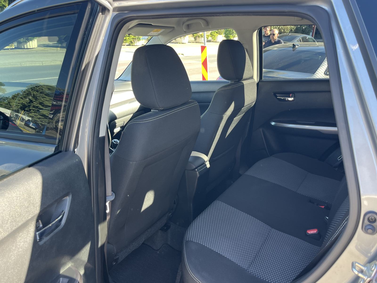 Suzuki Vitara 1,4 Hybrid GL+ LED,KAMERA 1.VL Nije uvoz Jamstvo 1G, fotografija 12