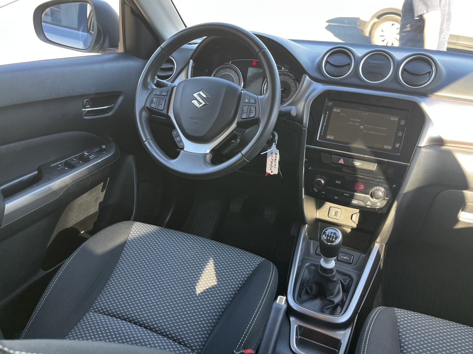 Suzuki Vitara 1,4 Hybrid GL+ LED,KAMERA 1.VL Nije uvoz Jamstvo 1G, fotografija 13