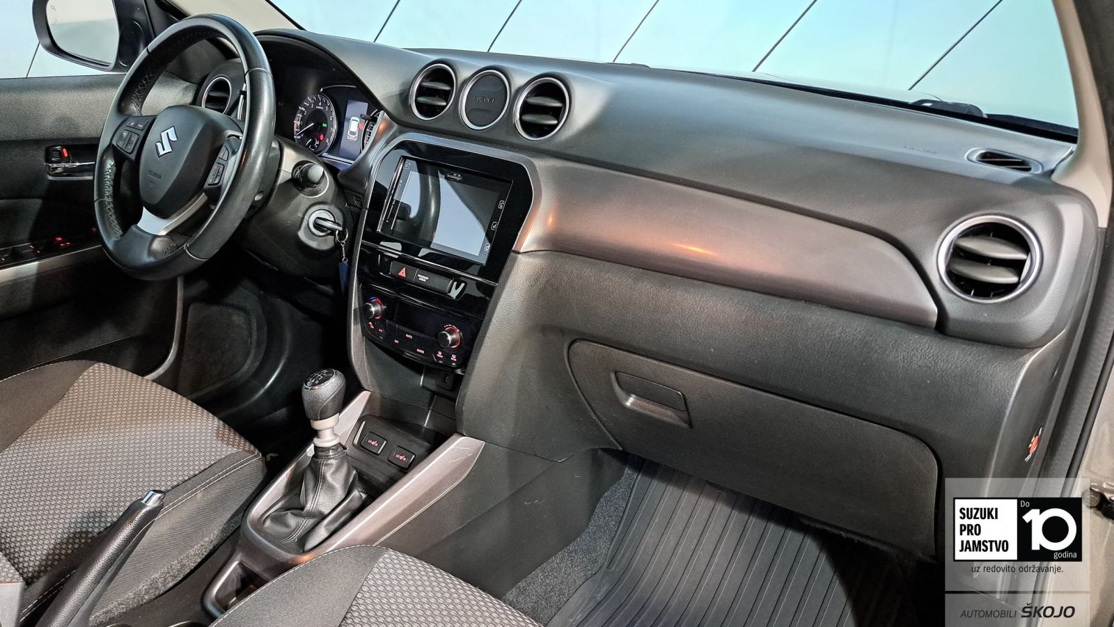 Suzuki Vitara 1,4 Premium 2WD Hybrid, fotografija 13