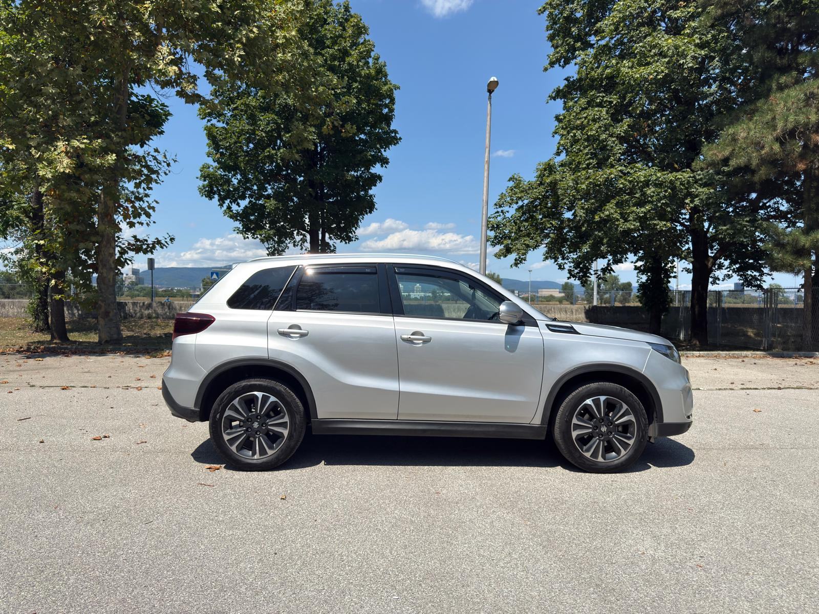 Suzuki Vitara 1,4 GLX HYBRID, izvrsno stanje, prvi vlasnik, 2023. g., fotografija 4