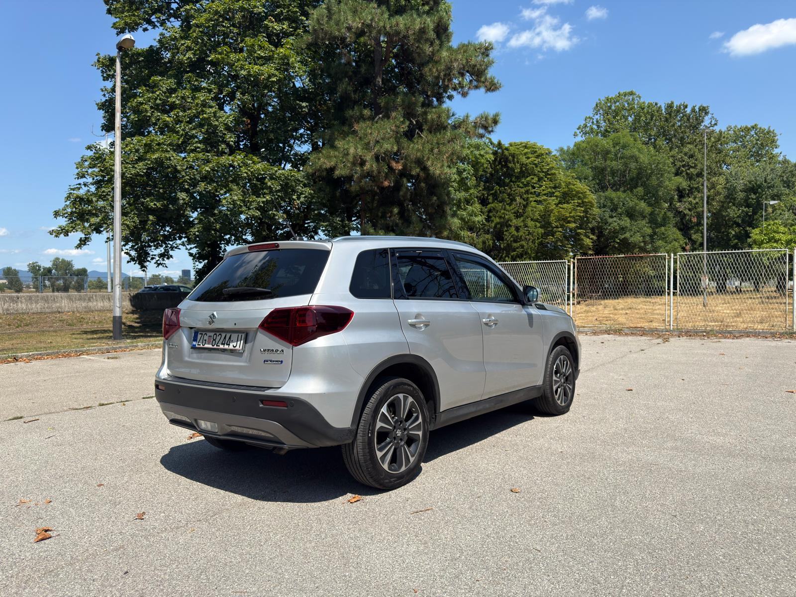 Suzuki Vitara 1,4 GLX HYBRID, izvrsno stanje, prvi vlasnik, 2023. g., fotografija 6