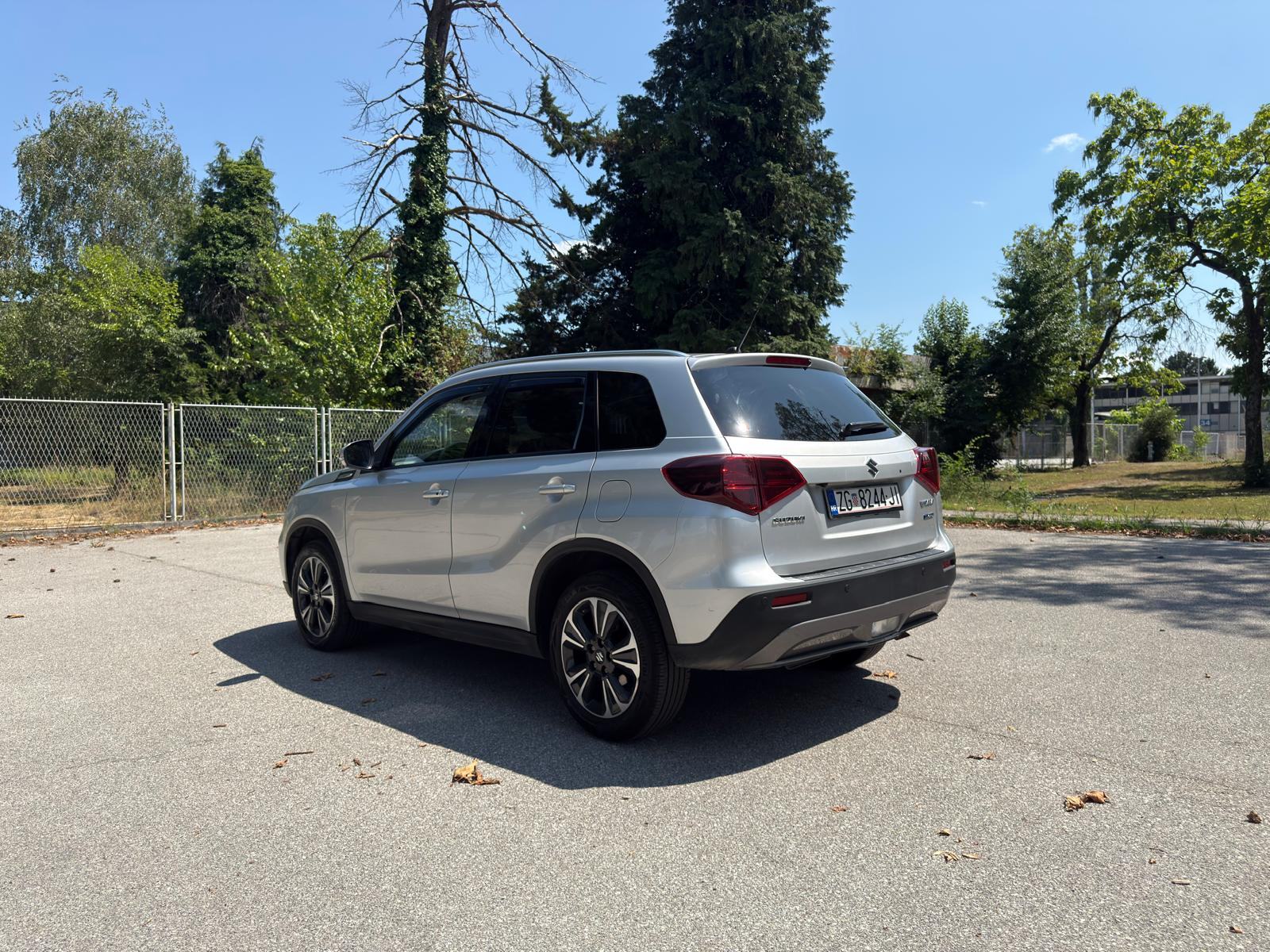 Suzuki Vitara 1,4 GLX HYBRID, izvrsno stanje, prvi vlasnik, 2023. g., fotografija 5