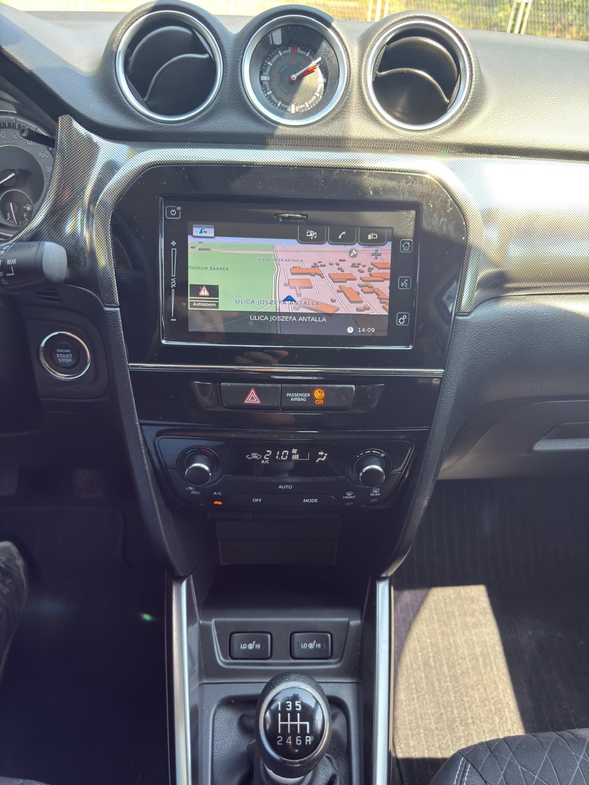 Suzuki Vitara 1,4 GLX HYBRID, izvrsno stanje, prvi vlasnik, 2023. g., fotografija 12
