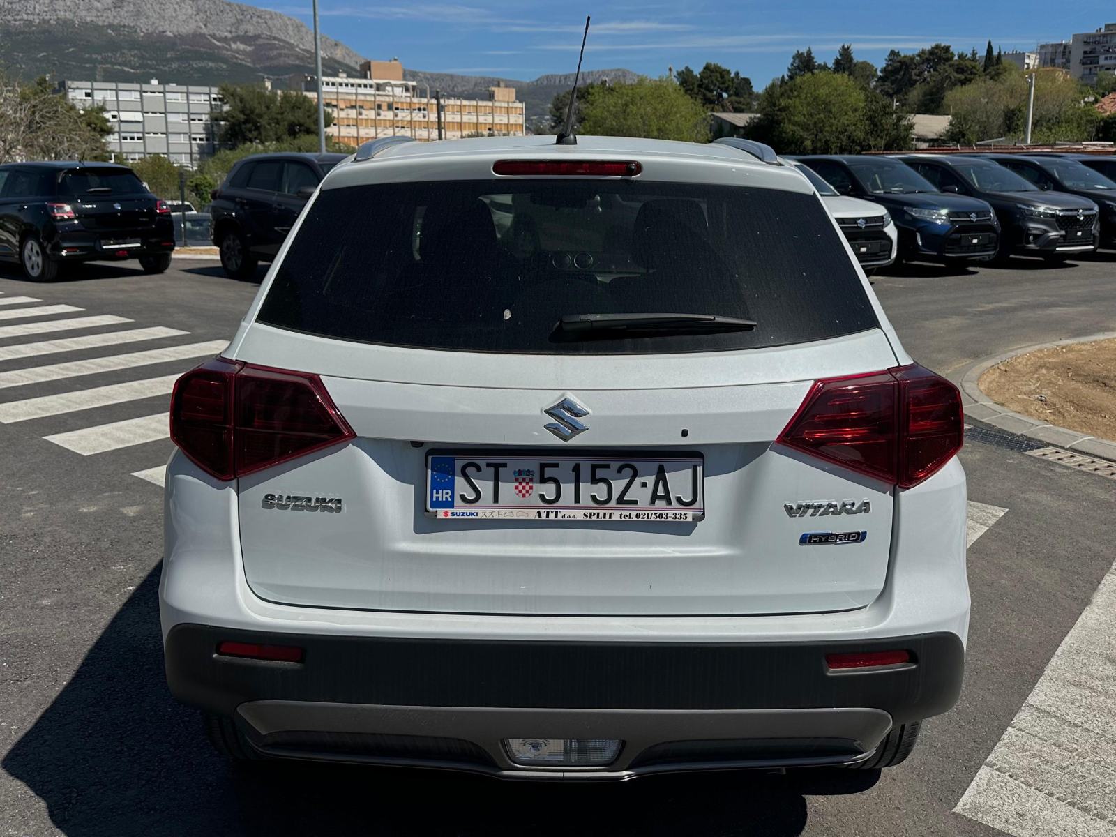 Suzuki Vitara 1,5 GL+ HYBRID Automatik reg. do 3/27, fotografija 4