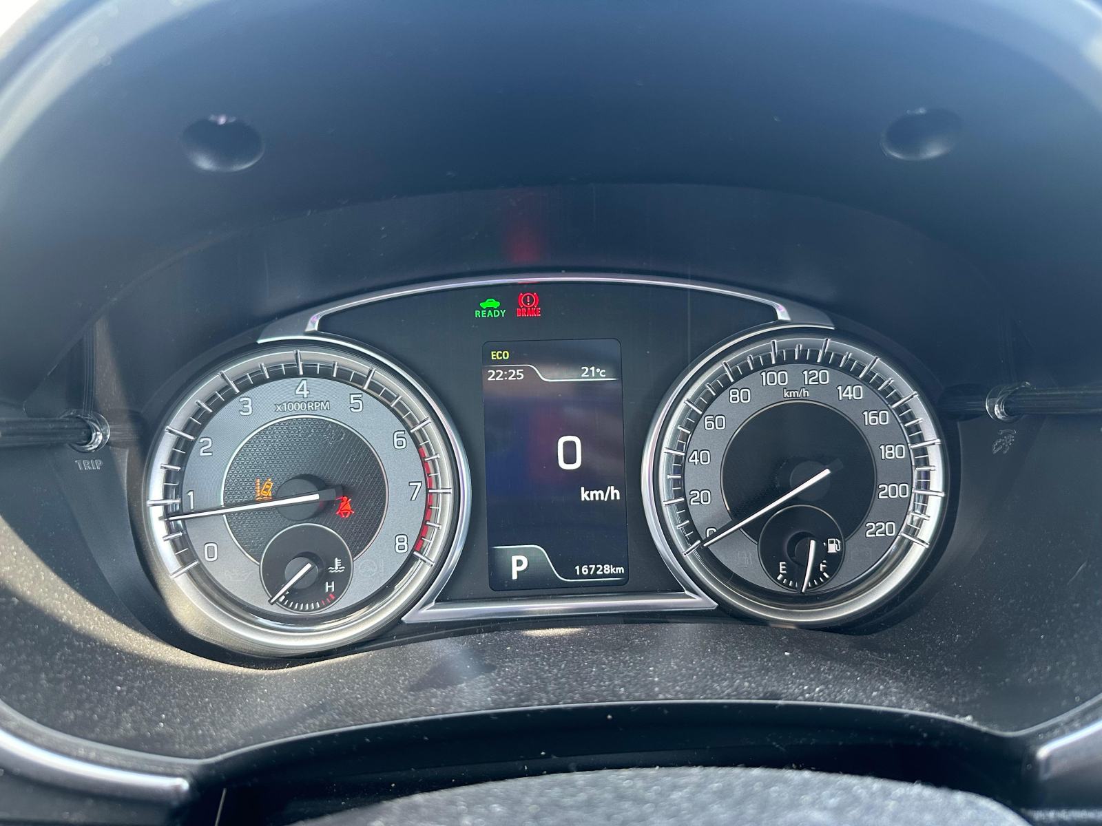 Suzuki Vitara 1,5 GL+ HYBRID Automatik reg. do 3/27, fotografija 17
