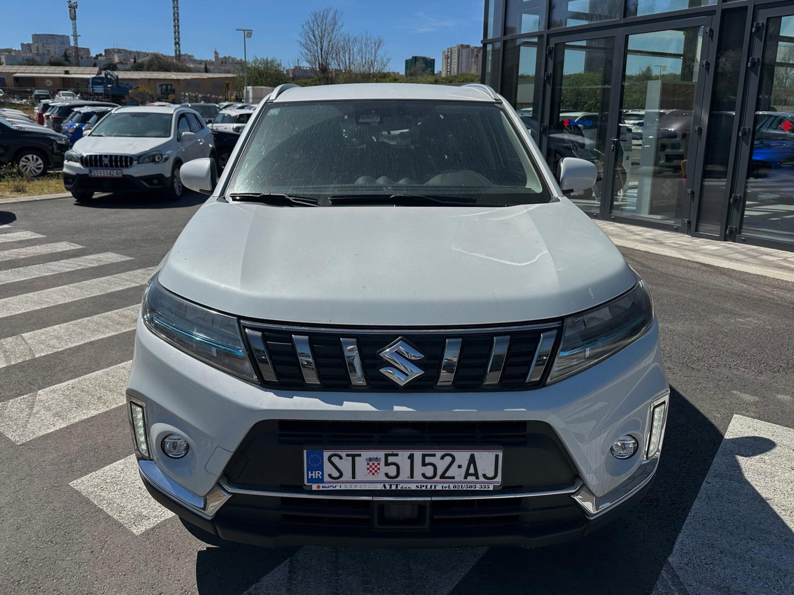 Suzuki Vitara 1,5 GL+ HYBRID Automatik reg. do 3/27, fotografija 8