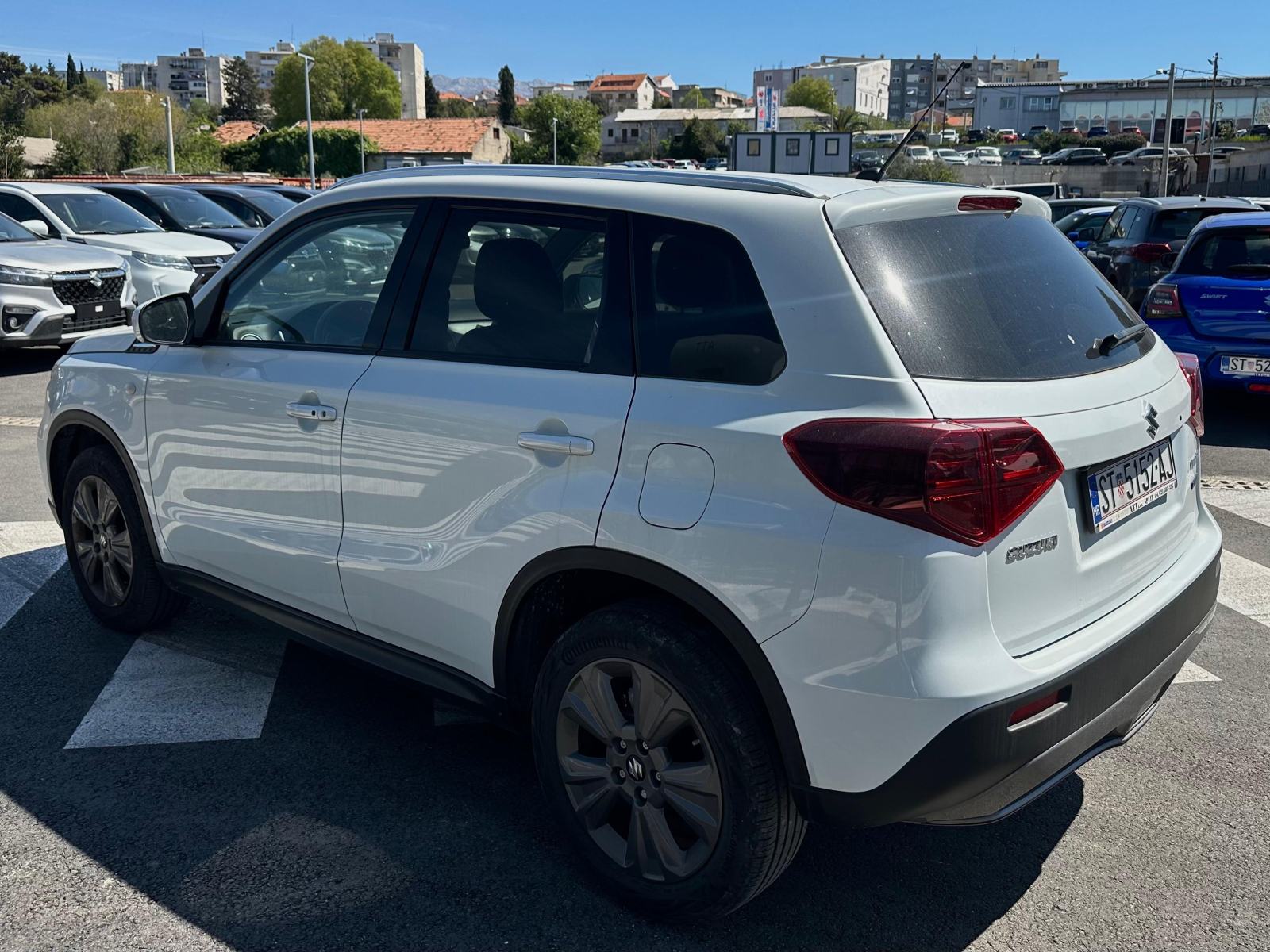 Suzuki Vitara 1,5 GL+ HYBRID Automatik reg. do 3/27, fotografija 5