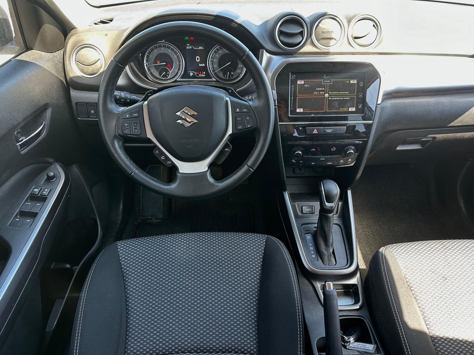 Suzuki Vitara 1,5 GL+ HYBRID Automatik reg. do 3/27, fotografija 10