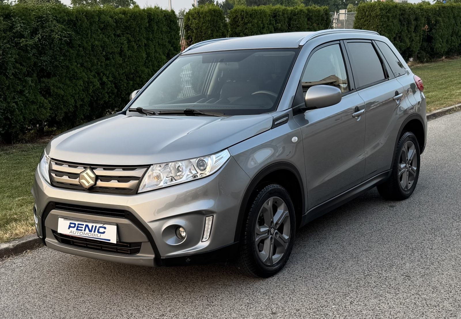Suzuki Vitara 1.6 benzinac =52 000 KM = KUPLJEN NOV U HR- 1. VLASNIK, pogled izvana - slika 1
