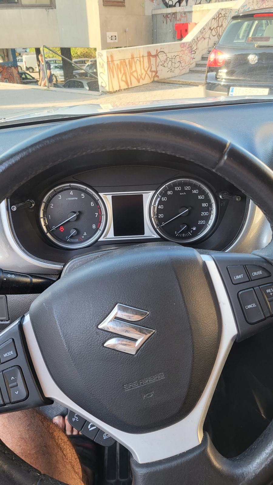 Suzuki Vitara 1,6 gl+, prvi vlasnik, RH, 31000 km, fotografija 9