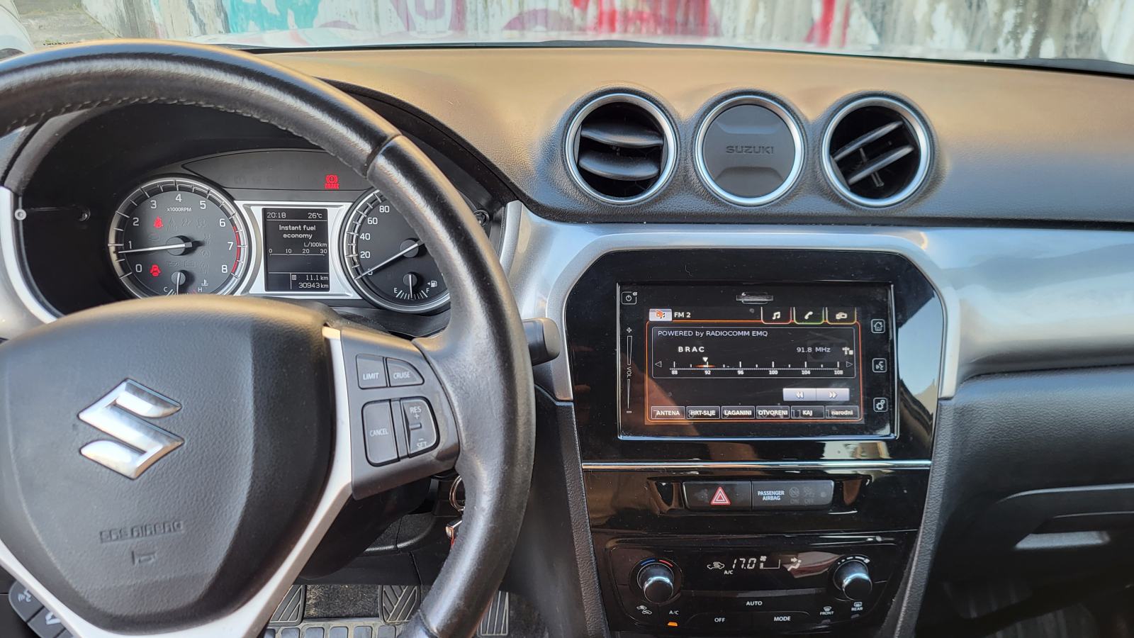 Suzuki Vitara 1,6 gl+, prvi vlasnik, RH, 31000 km, fotografija 8