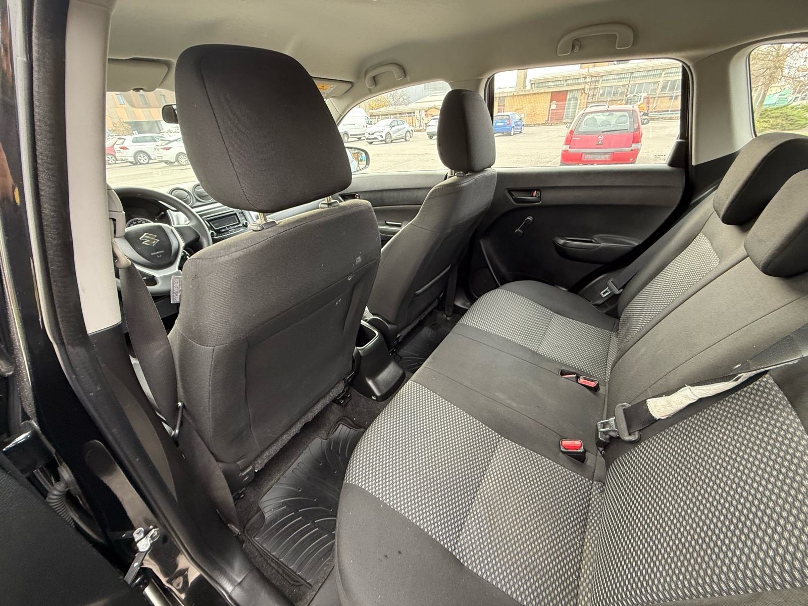 Suzuki Vitara 1,6 KLIMA, DOSTAVA VOZILA, PDV, REG: 07/2026, fotografija 15