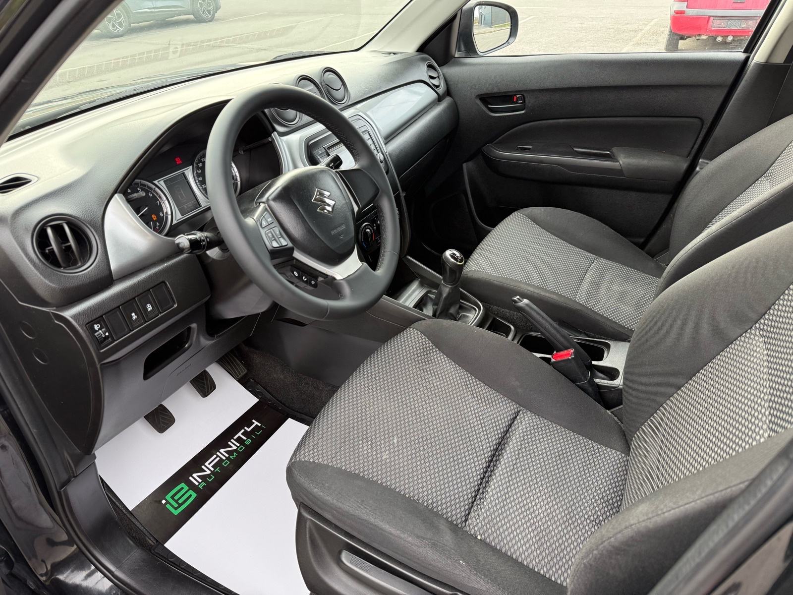 Suzuki Vitara 1,6 KLIMA, DOSTAVA VOZILA, PDV, REG: 07/2026, fotografija 11
