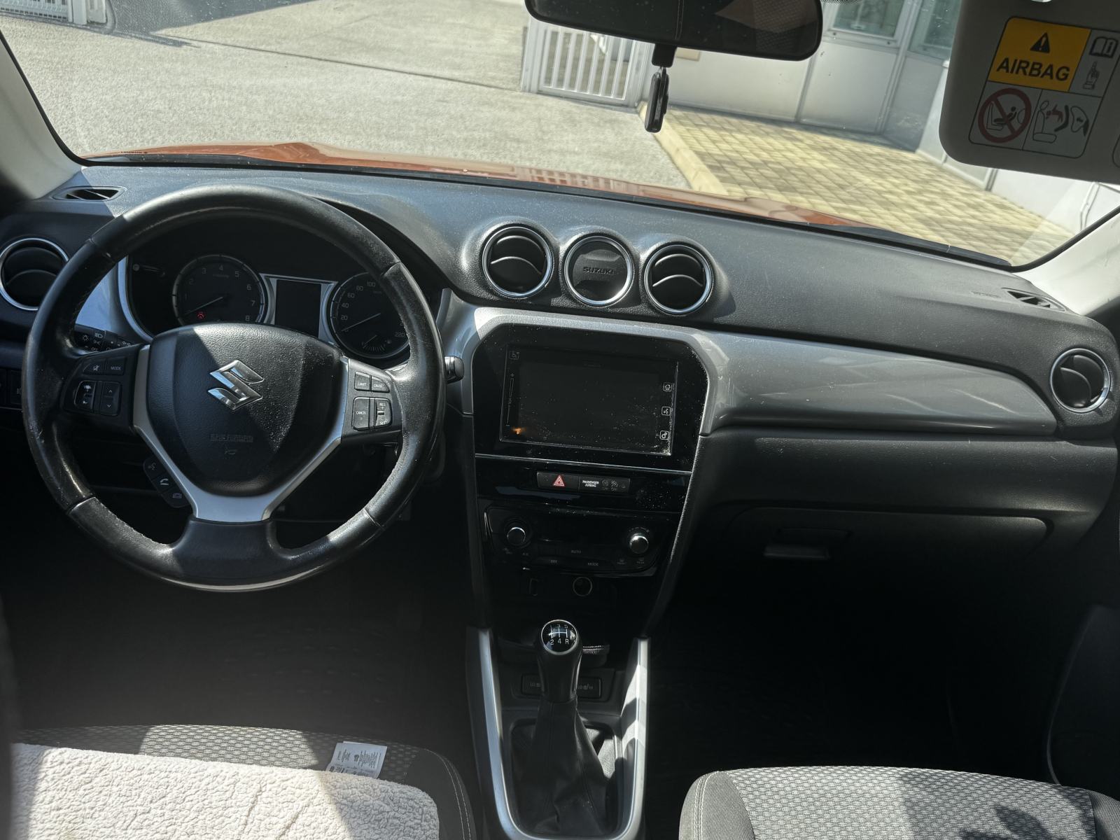Suzuki Vitara 1,6 Premium, fotografija 12