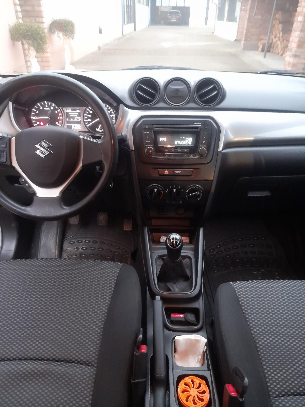 Suzuki Vitara 1,6, fotografija 2