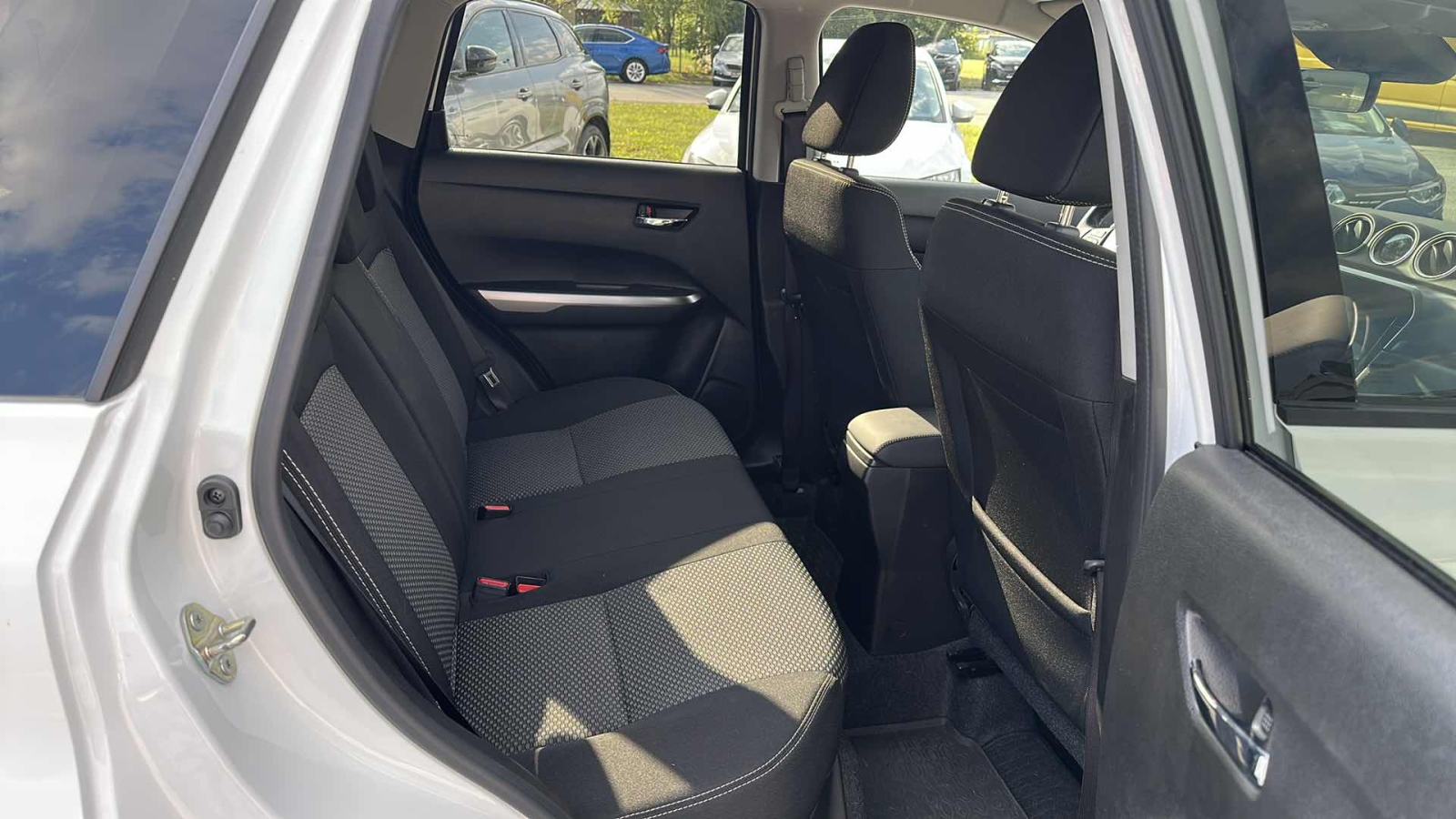 SUZUKI VITARA 2024 • PREMIUM jamstvo • AutoZubak Rabljena, fotografija 10