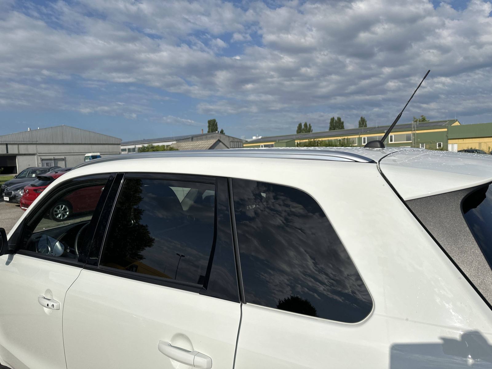 SUZUKI VITARA 2024 • PREMIUM jamstvo • AutoZubak Rabljena, fotografija 14