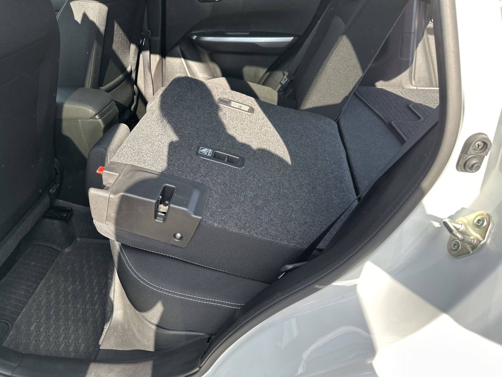 SUZUKI VITARA 2024 • PREMIUM jamstvo • AutoZubak Rabljena, fotografija 17